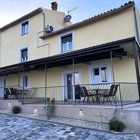 Villa Aurora